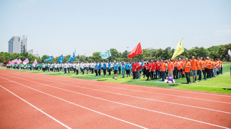 圖一  十二支隊(duì)伍入場(chǎng).jpg